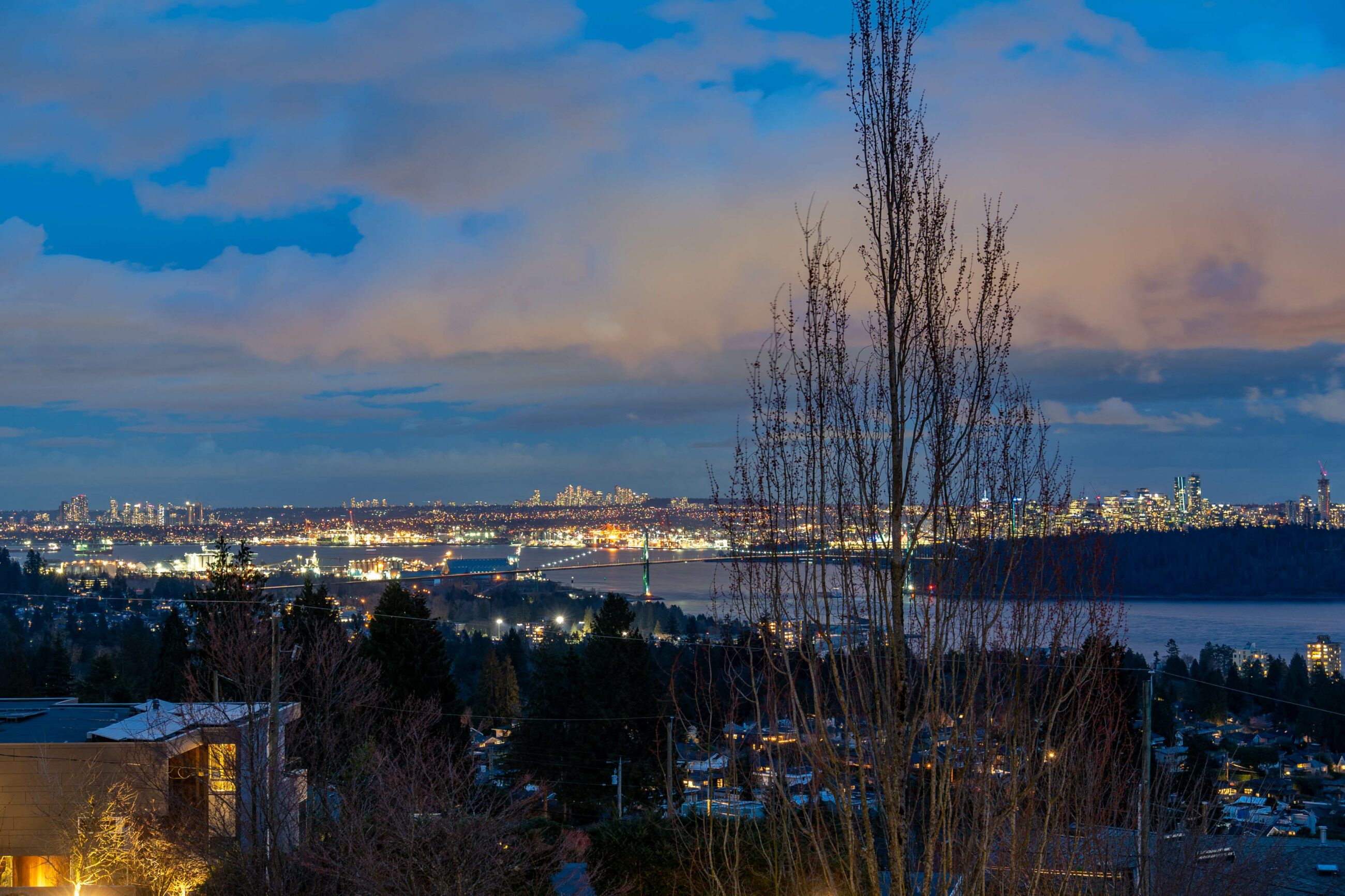 CUSTOM GORGEOUS HOME WITH PANORAMIC VIEW -- 2291 Orchard Ln, West Vancouver